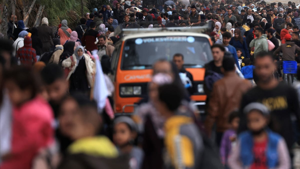 رحلة "لا تنتهي" للبحث عن مأوى في غزة المنكوبة