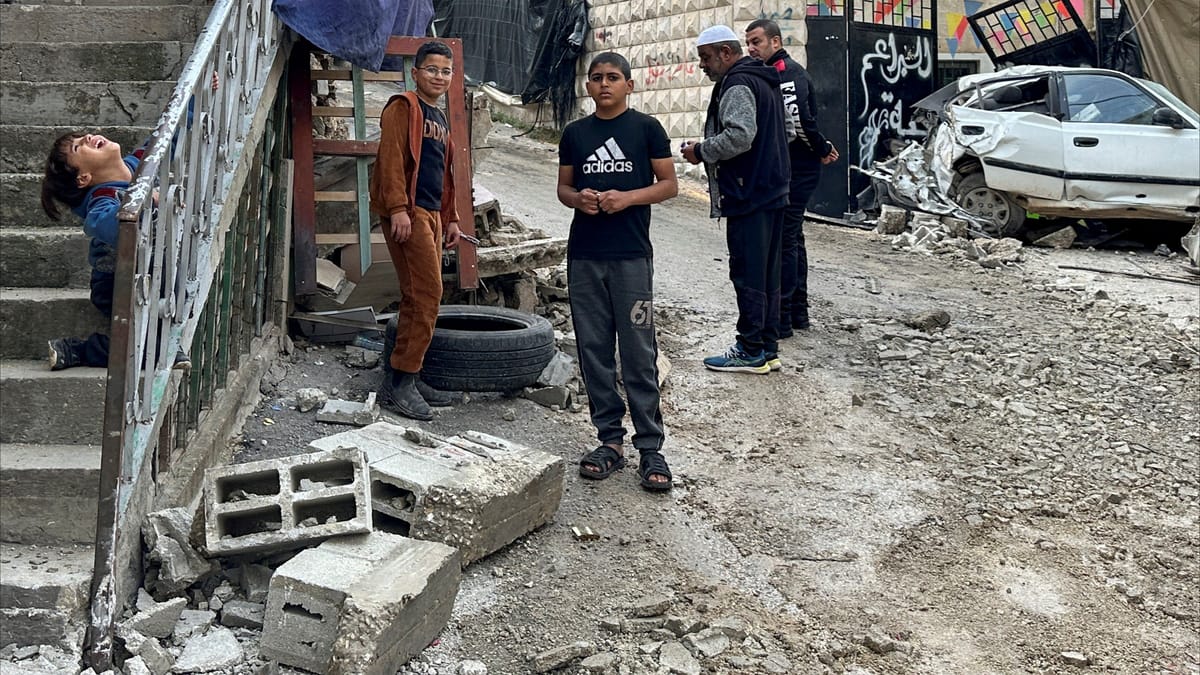 اعتقال ١٢٠ فلسطينيا وهدم ٣ منازل في طولكرم