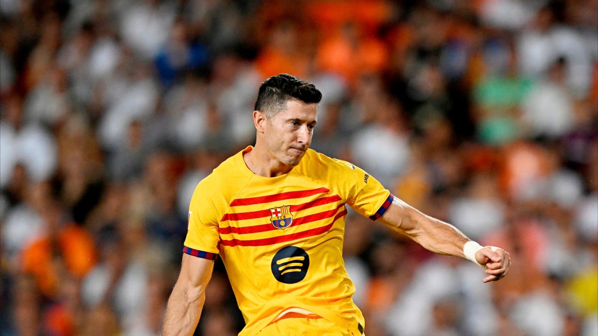 ريمونتادا برشلونة تقود ليفاندوفسكي لتخطي كرويف