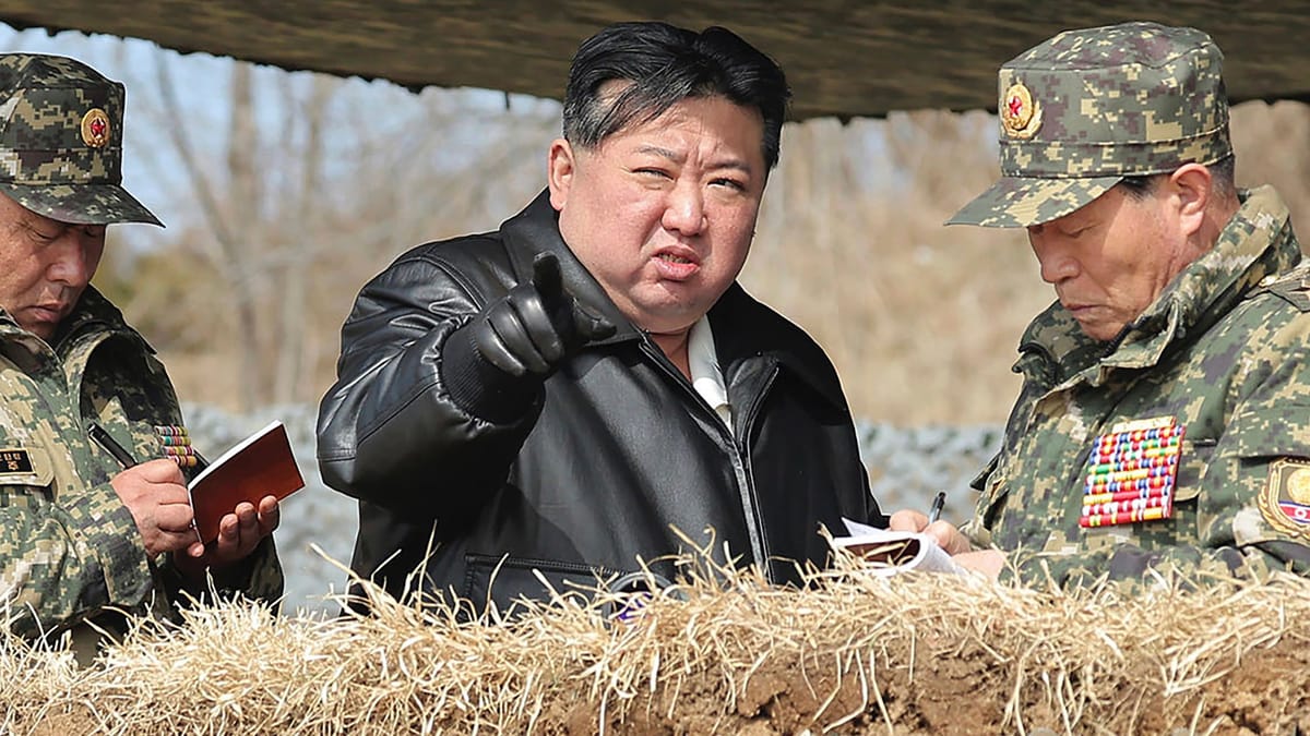 كوريا الشمالية تعتزم إطلاق صاروخ يحمل قمرا صناعيا للتجسس