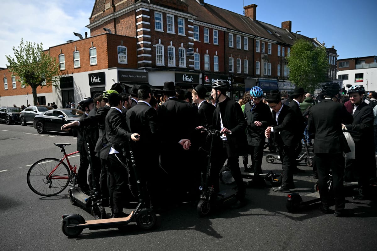 الهجوم الثالث في أقل من شهرين.. من يستهدف يهود لندن؟