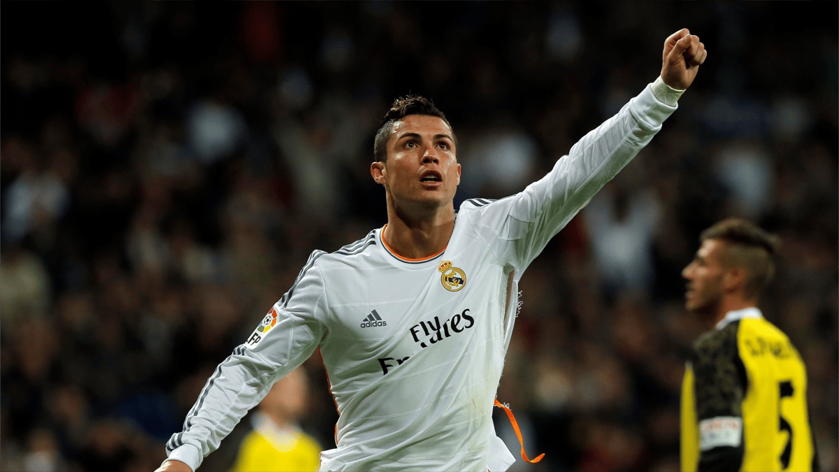 الـAI يرسم السيناريو.. ماذا لو استمر رونالدو مع ريال مدريد؟