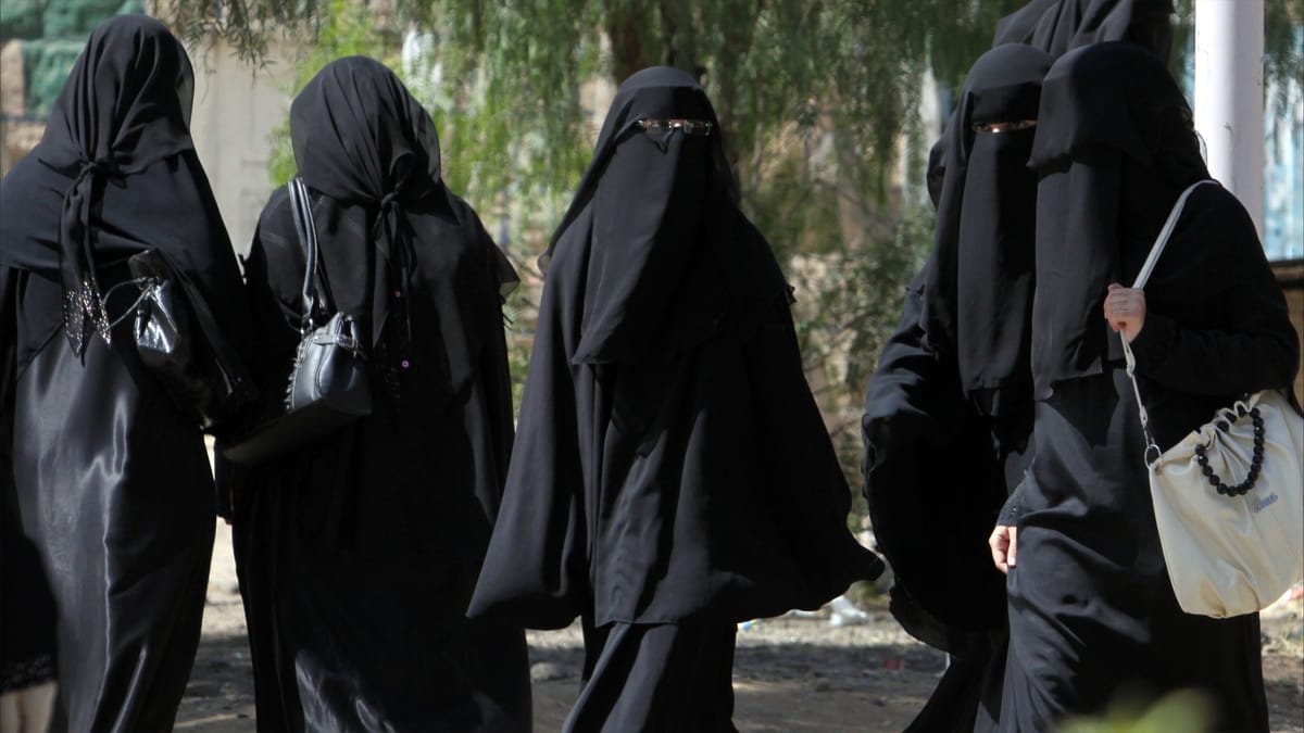 بعد الهجمات.. داغستان تحظر ارتداء النقاب