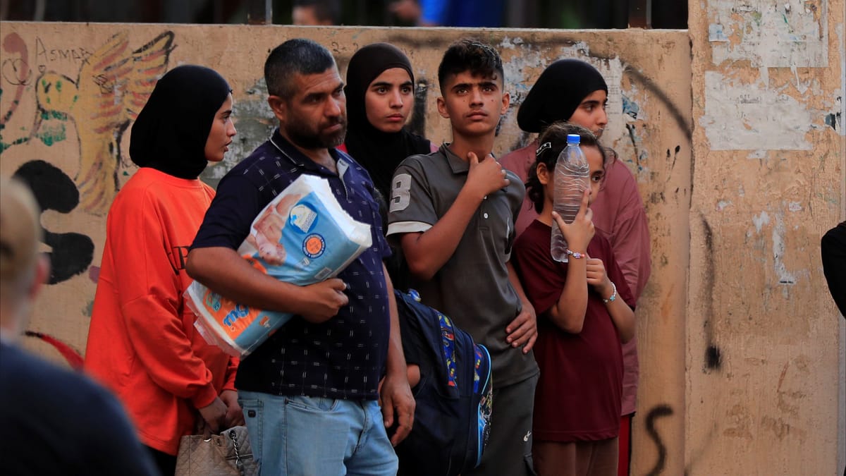 لبنان ينزف.. رحلة نزوح خطيرة تحت القصف