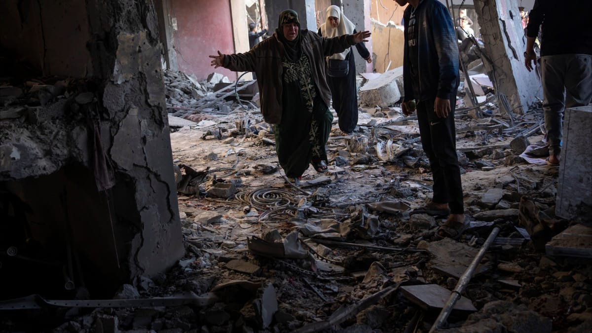 أكثر من 100 ألف قتيل وجريح في غزة