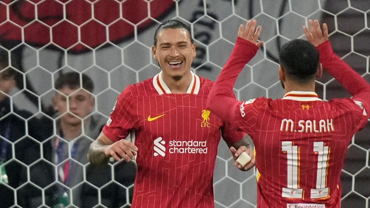 "سرق هاتفه".. نونيز يعتذر لمحمد صلاح