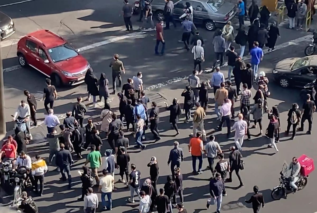 بحجة "ظروف الحرب".. إيران تملأ سجونها بالمعارضين