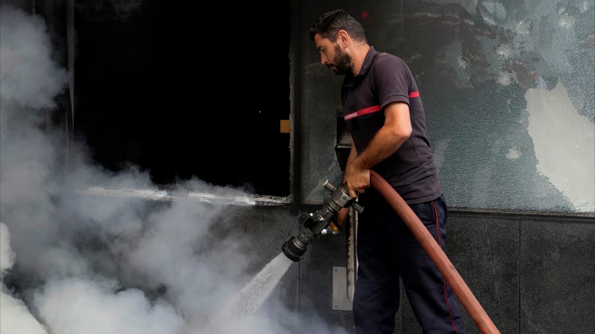 قتلى وجرحى في حريق بمطعم في بيروت