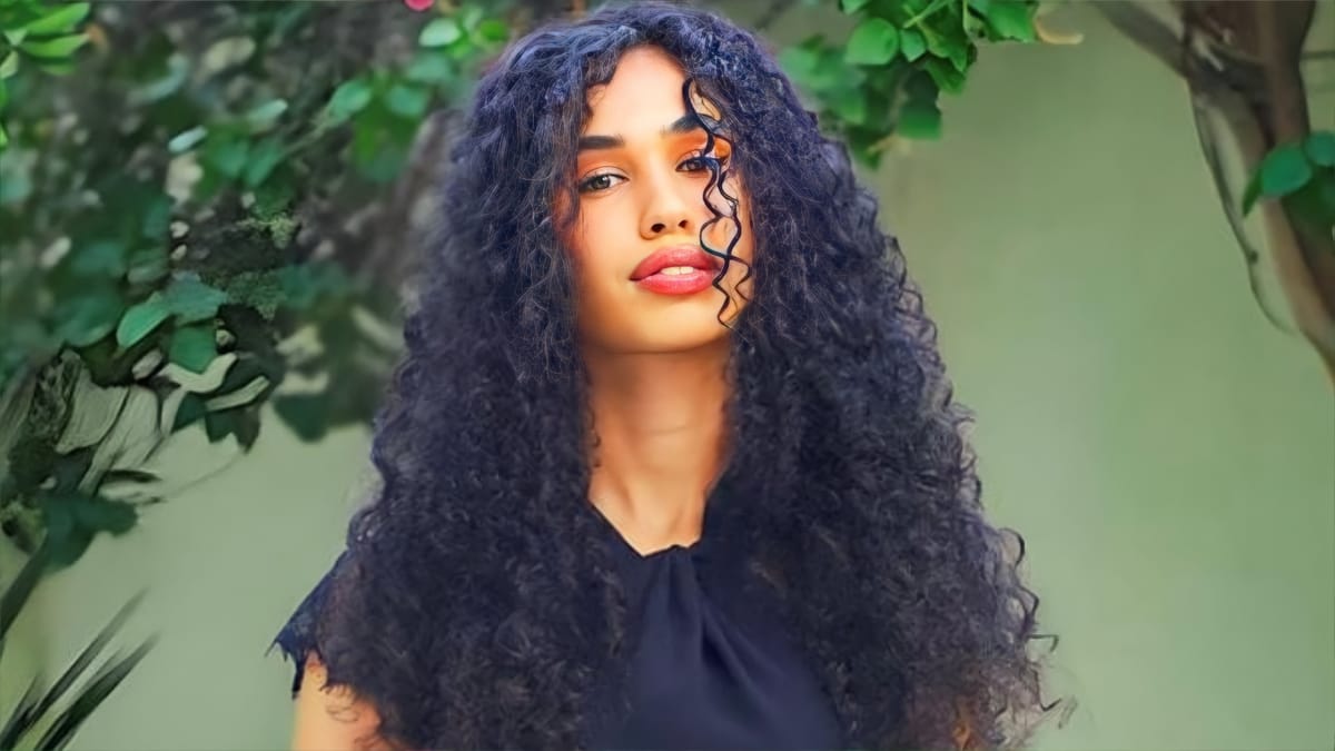 كيف انطلقت "ياسمين الخميري" من خزانة ملابس تونسية إلى نتفليكس؟