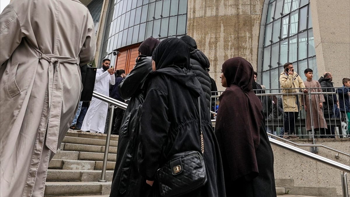 رسالة للمهاجرين.. ألمانيا تستخدم هتلر لتبرير علاقتها بإسرائيل