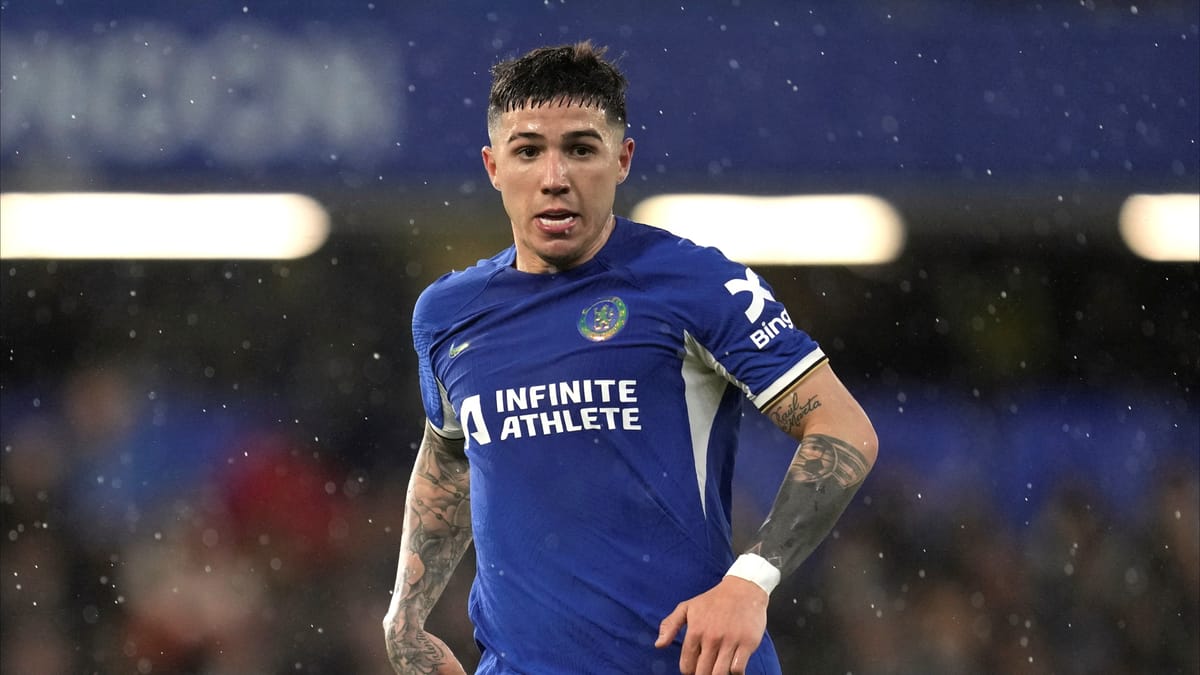 "الاعتذار" يجنب فرنانديز عقوبات "البلوز"