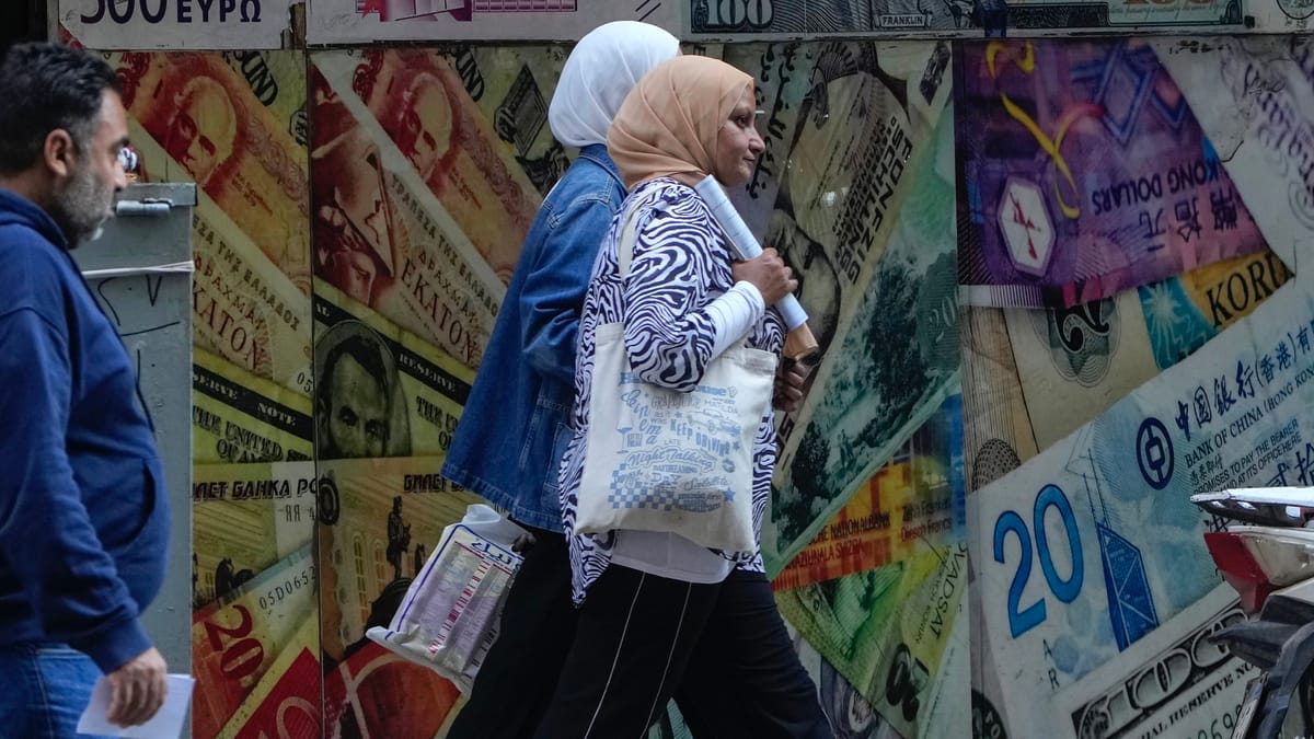 موبايل واحد لكل مواطن.. كيف تواجه مصر تهريب الهواتف؟