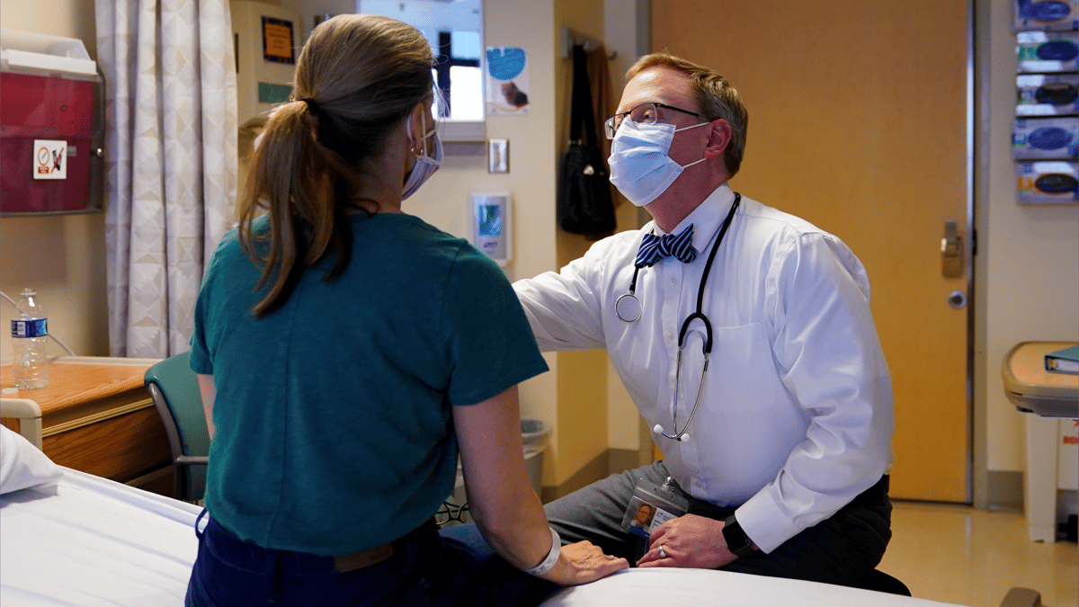 لأسباب "غير وراثية".. السرطان يهدد الشباب