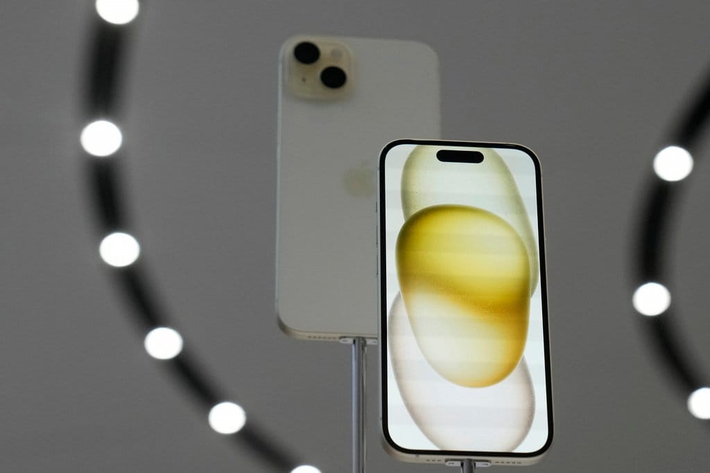 مشكلة تزيد حرارة "Iphone 15" بشدة