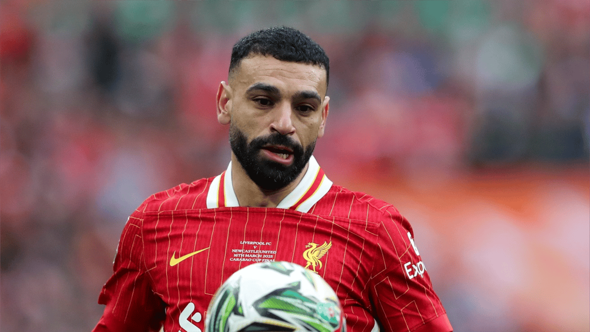 اتهامات بالتخاذل.. محمد صلاح "شبح النهائيات"