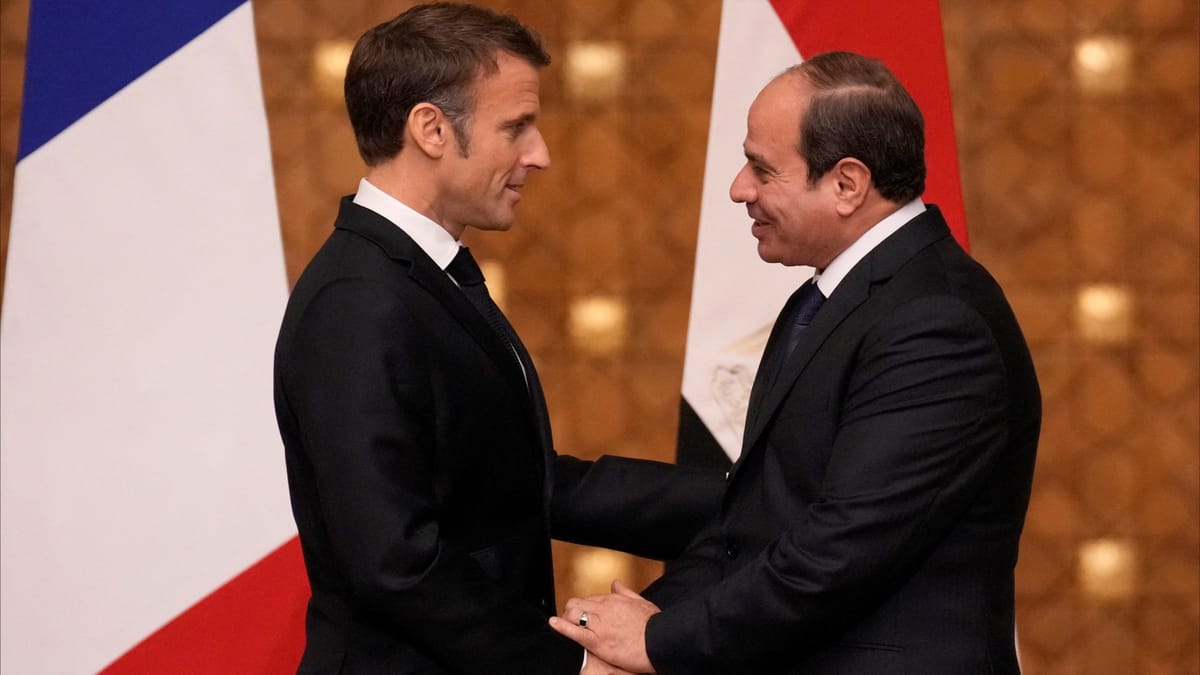 "السيسي" يرفض تهجير الفلسطينيين.. وسفينة مساعدات فرنسية