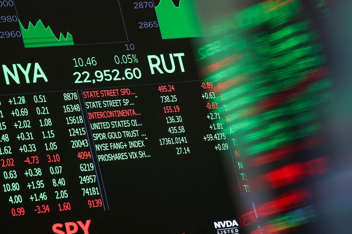 بعد قمة ترامب وشي.. النفط والدولار يربحان والذهب يخسر