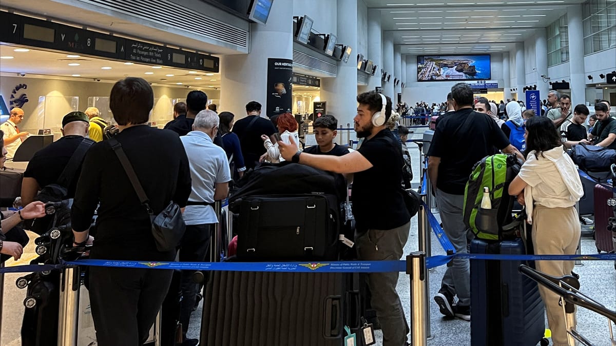 حرب لبنان تضغط على جوازات السفر