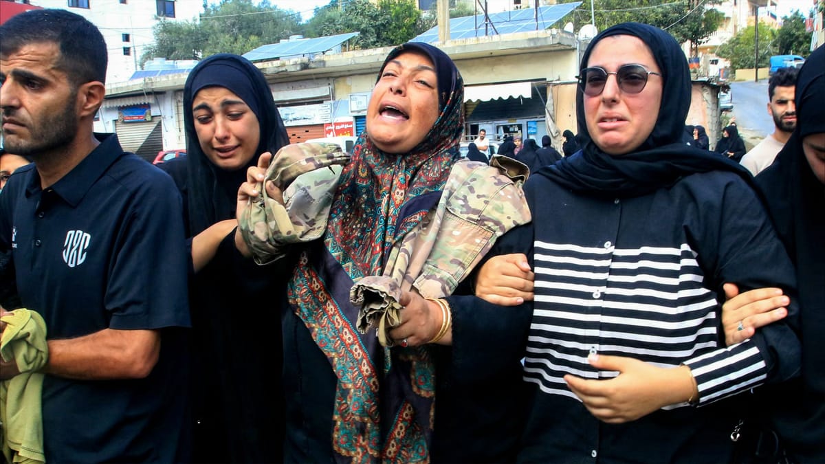 غارات في لبنان.. وحزب الله يستهدف قاعدة إسرائيلية