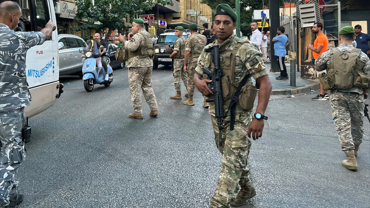 لتفجير لاسلكي.. الجيش اللبناني يغلق شارع كليمنصو وسط بيروت