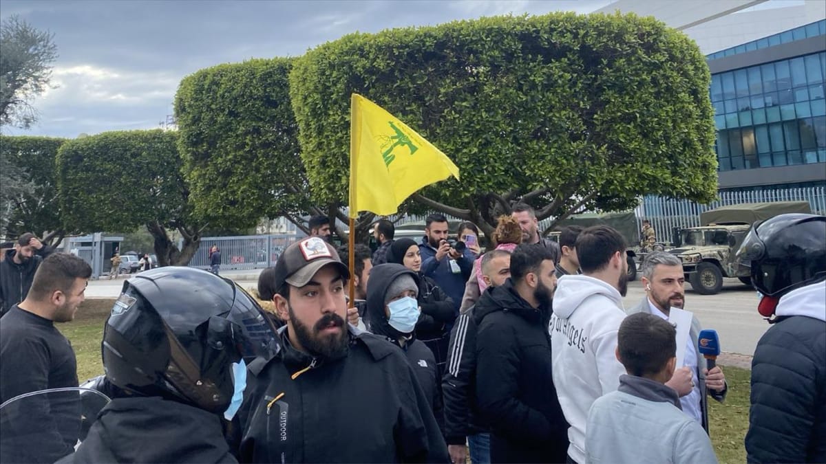 حزب الله يُطلق عناصره على مبعوثة ترامب