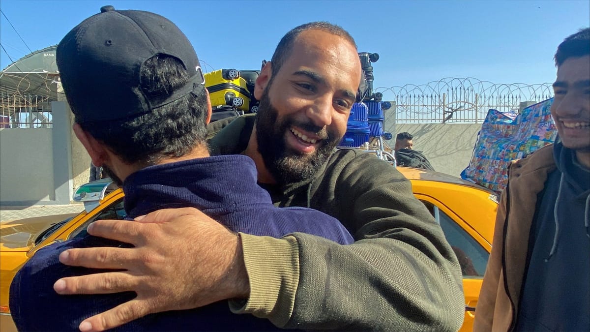عادوا رغم القصف.. هكذا وجد فلسطينيون منازلهم بعد الحرب