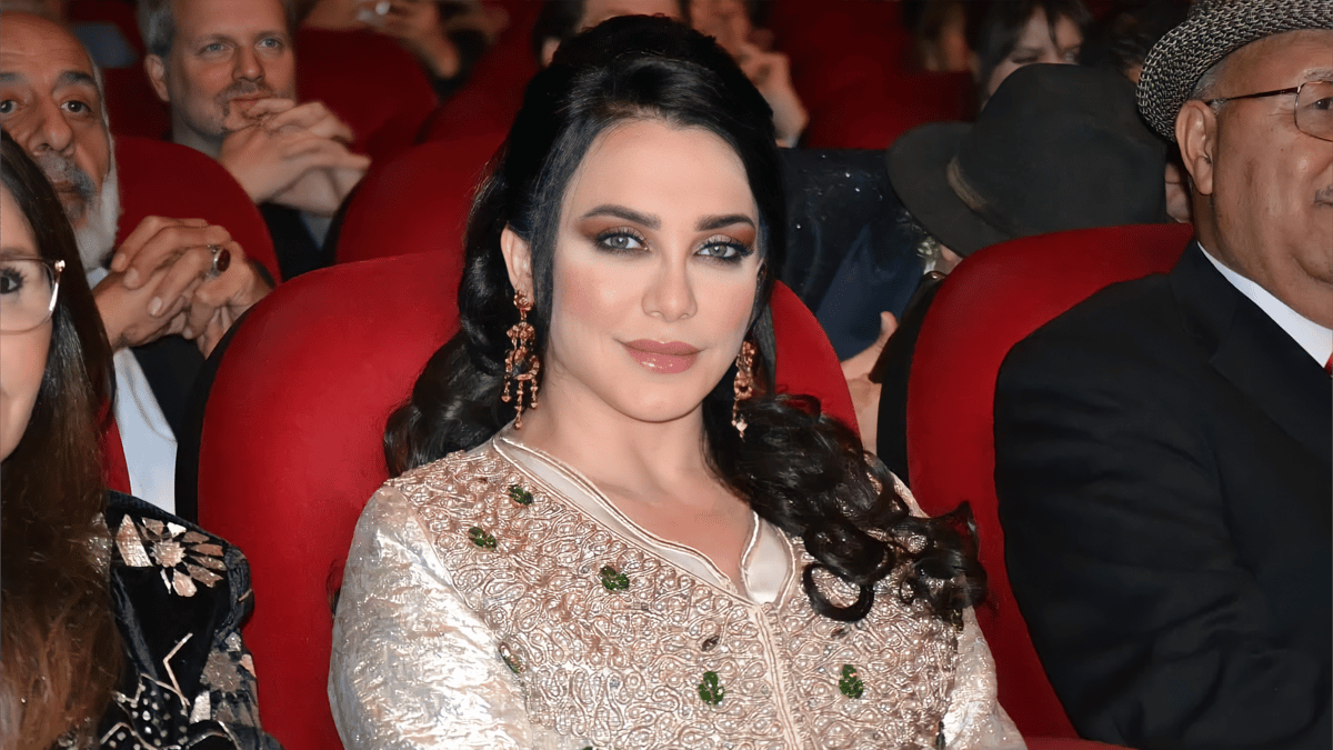 "لتنكرها لآلام الشعب".. نقابة الفنانين السورية تفصل سلاف فواخرجي