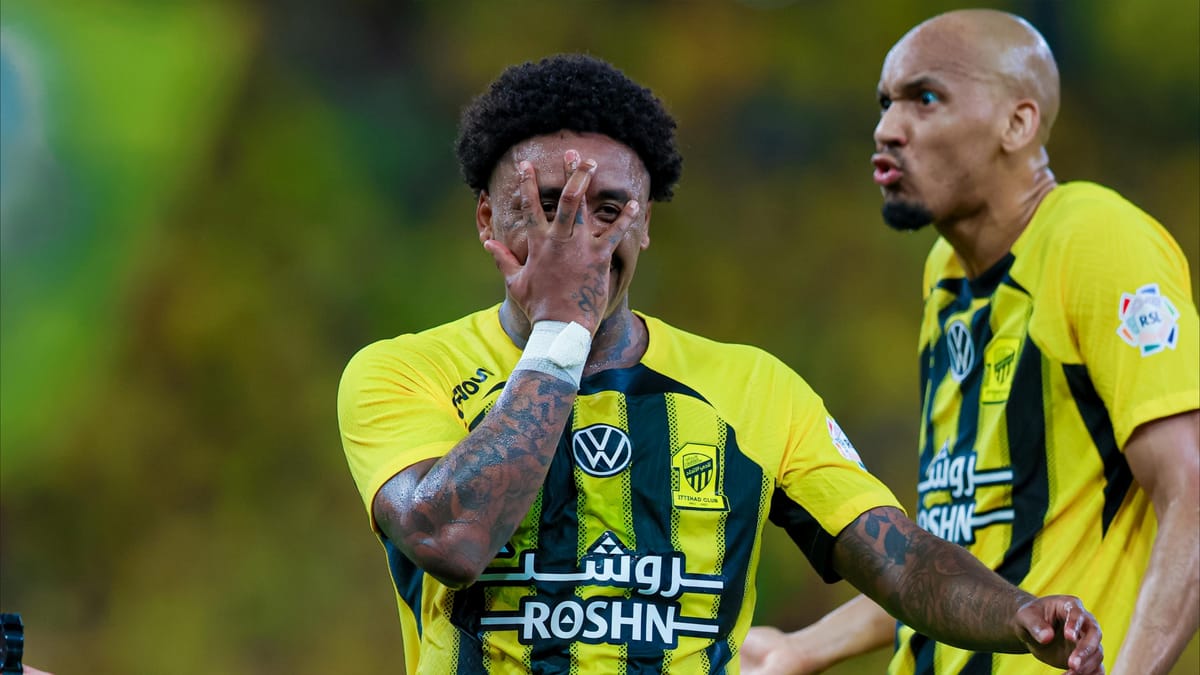 اتحاد جدة يفك عقدة الهلال بـ"رباعية نارية"