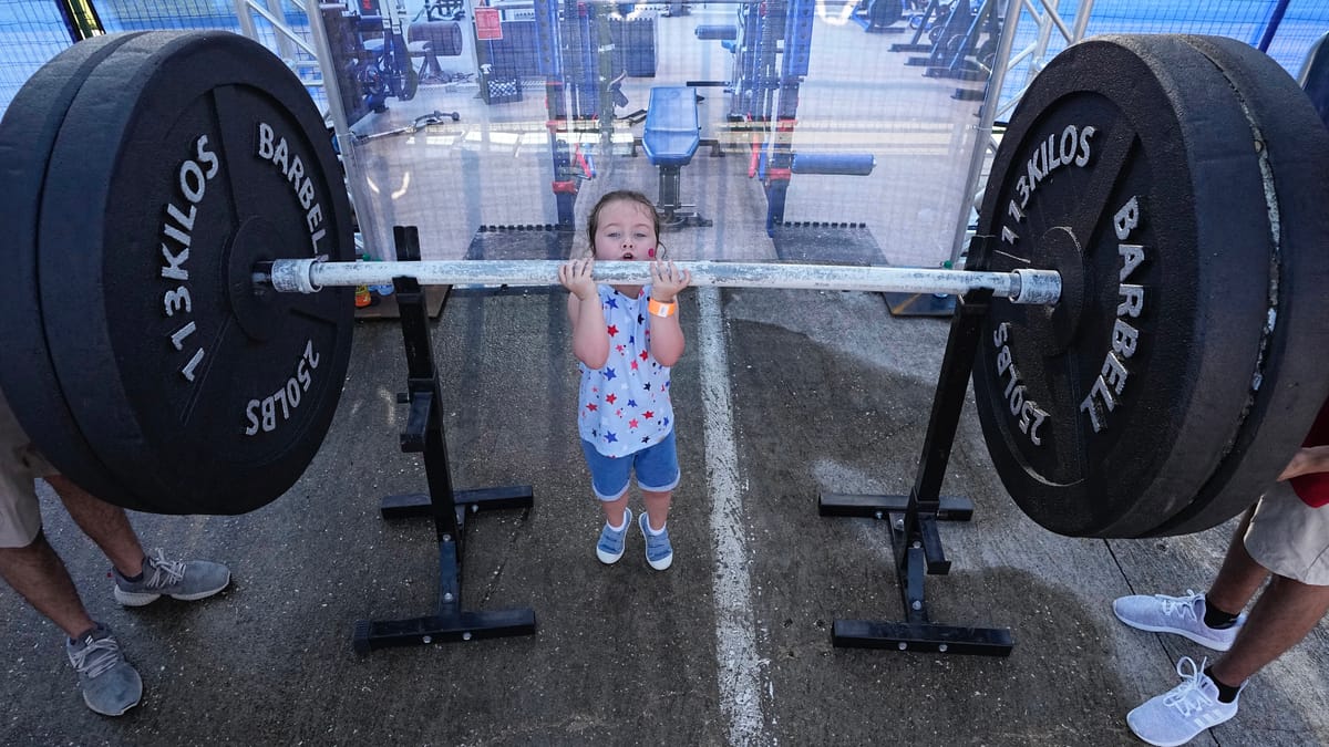 طفلك حزين؟.. ابحث عن "الحديد" لتحسين مزاجه