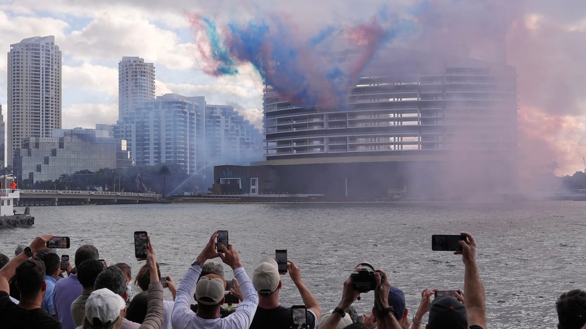 انهيار "فائق السرعة".. ميامي تنفذ أكبر عملية هدم في 20 ثانية