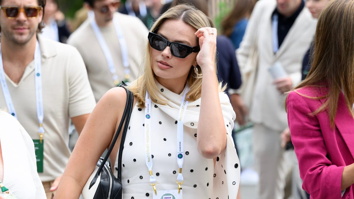 الـmesh المفضل لمارغو.. 4 بدائل لحذاء Alaïa