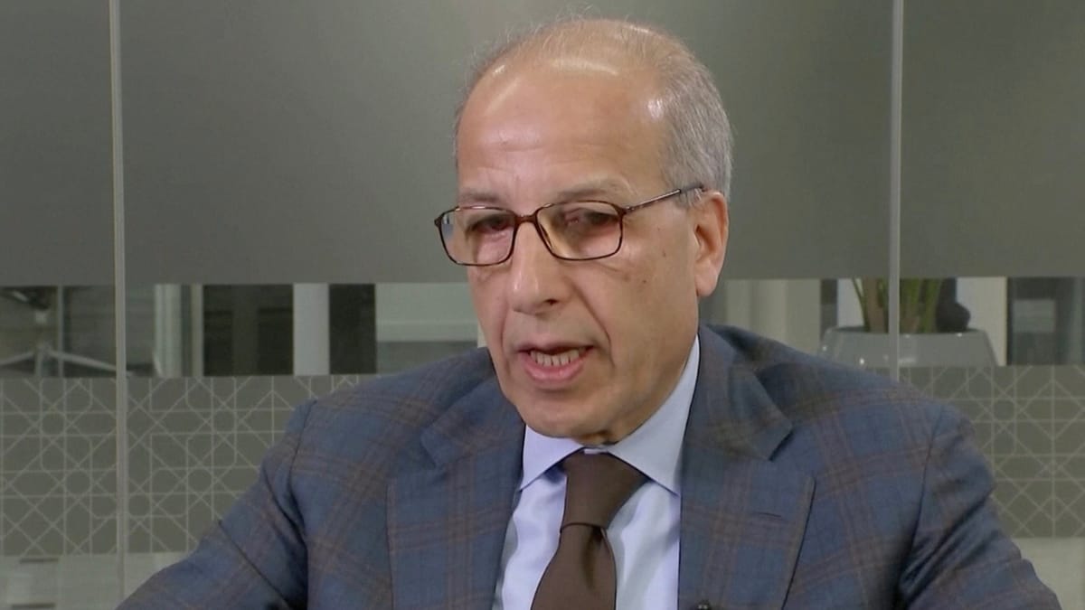 رئيس "المركزي الليبي" يفر من البلاد "خوفا على حياته"