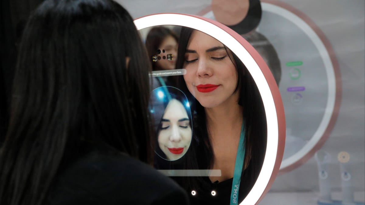 ظاهرة GRWM.. بشرة الشباب وهويّتهم في "مأزق"