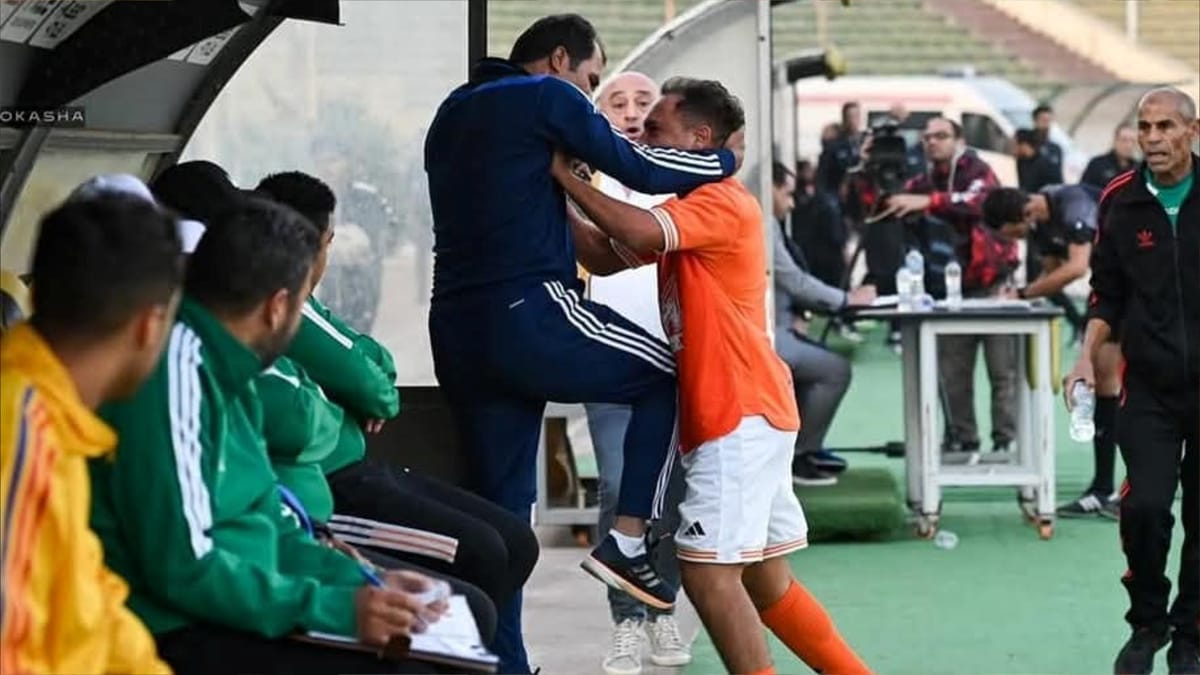 دراما في الكرة المصرية.. لاعب يعتدي على مدربه ويعتزل