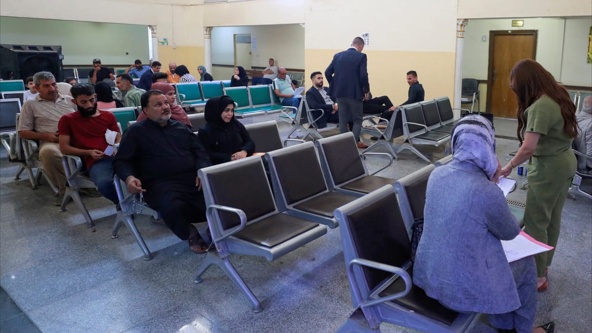 تهديد للأمهات وابتزاز الآباء.. قانون الحضانة يقسم العراقيين