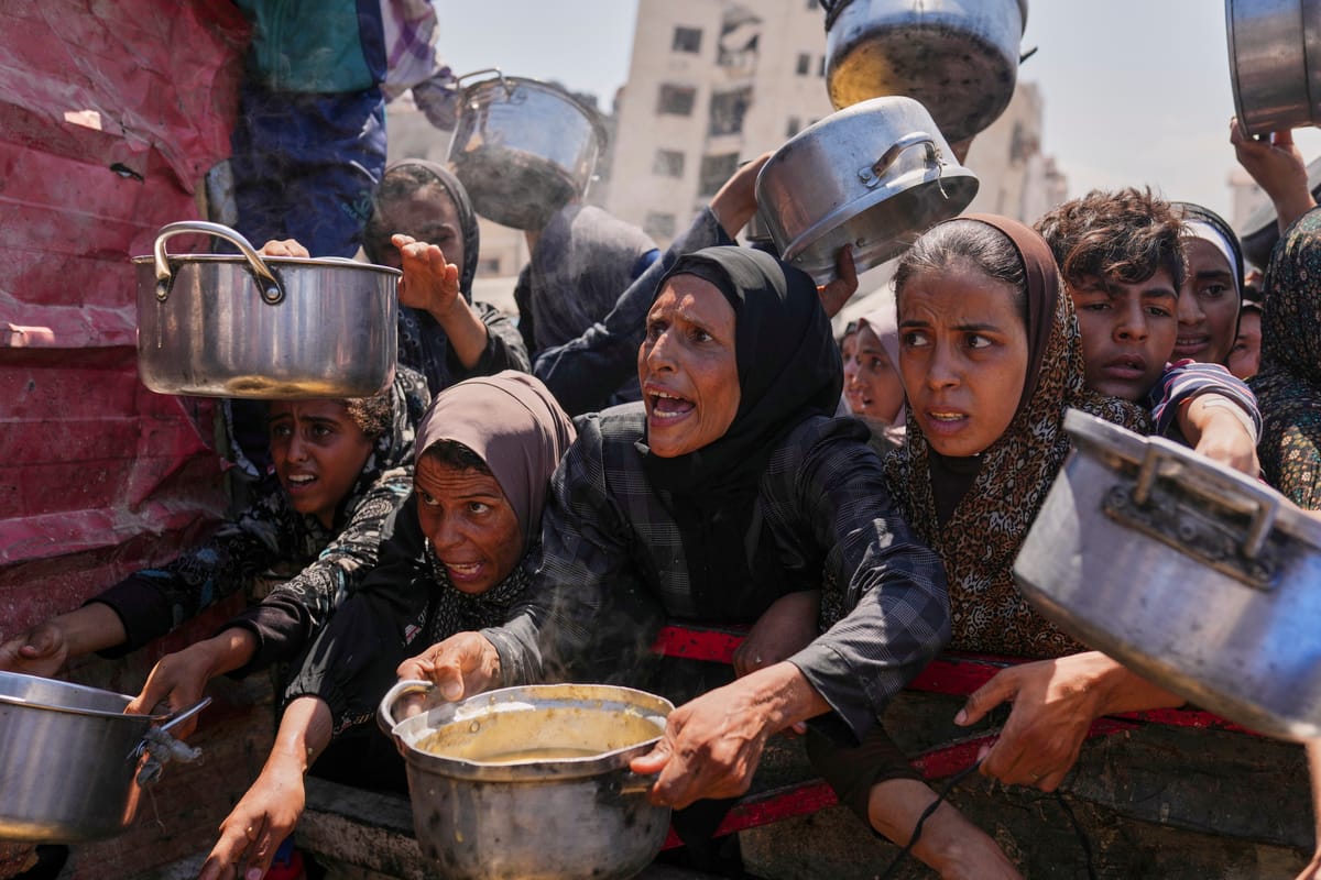 "الأغذية العالمي": 100 شاحنة مساعدات يوميا غير كافية لغزة