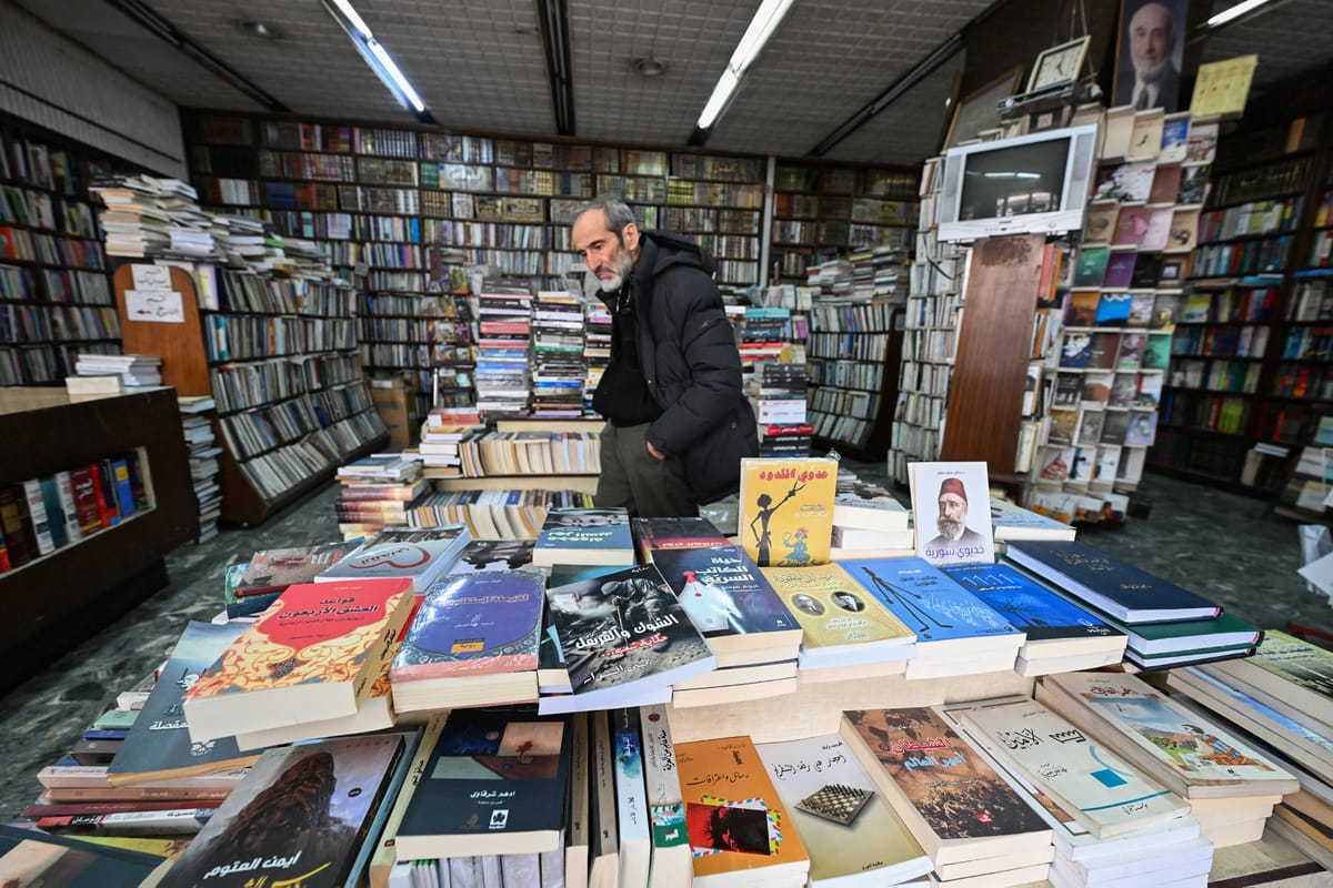 سوق الكتب في سوريا.. القراءة تتحدى أزمات السياسة