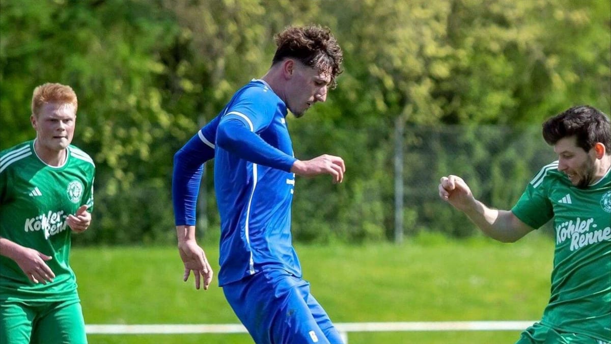 7 أقدام.. من هو أطول لاعب كرة قدم في العالم؟