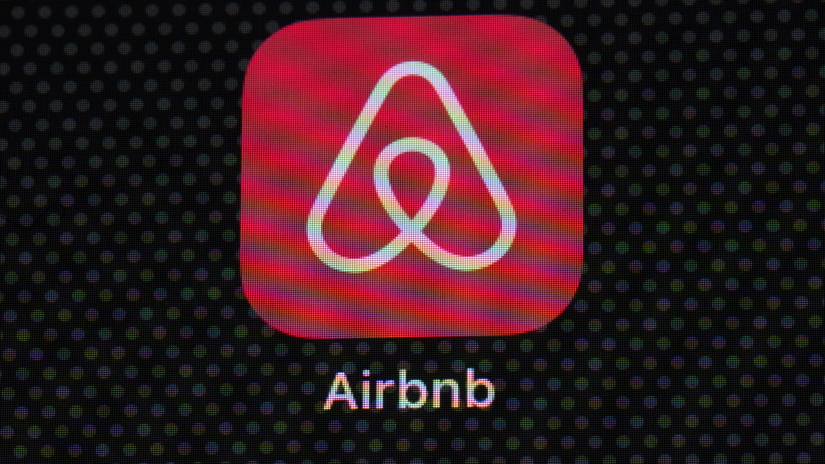 بفضل الـAI والمونديال.. أرباح Airbnb ترتفع أكثر من 16%