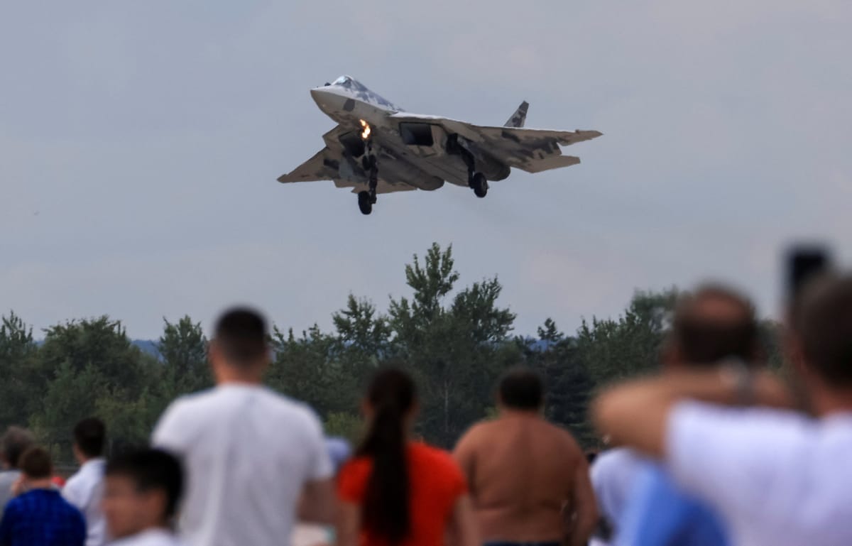 للمرة الأولى.. أوكرانيا تعلن استهداف سوخوي "Su-57"