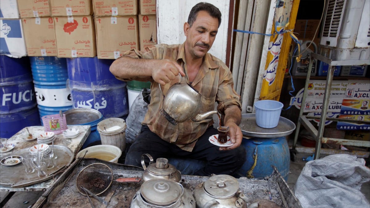 الشاي والصيف العراقي.. قصة حب ملتهبة