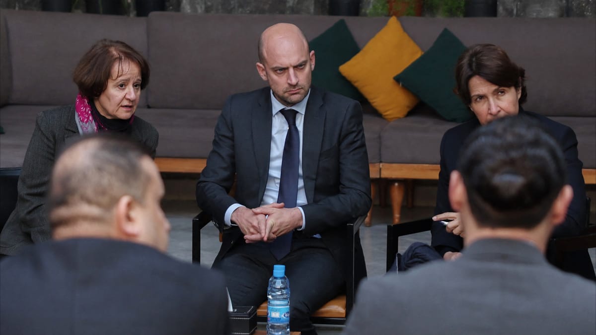 فرنسا تدعو دمشق إلى إتلاف مخزون الأسلحة الكيميائية