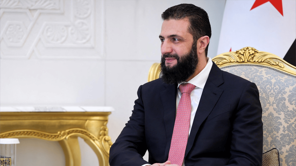 أسباب الإقالة وعلاقة روسيا.. لماذا أبعد الشرع شقيقه؟