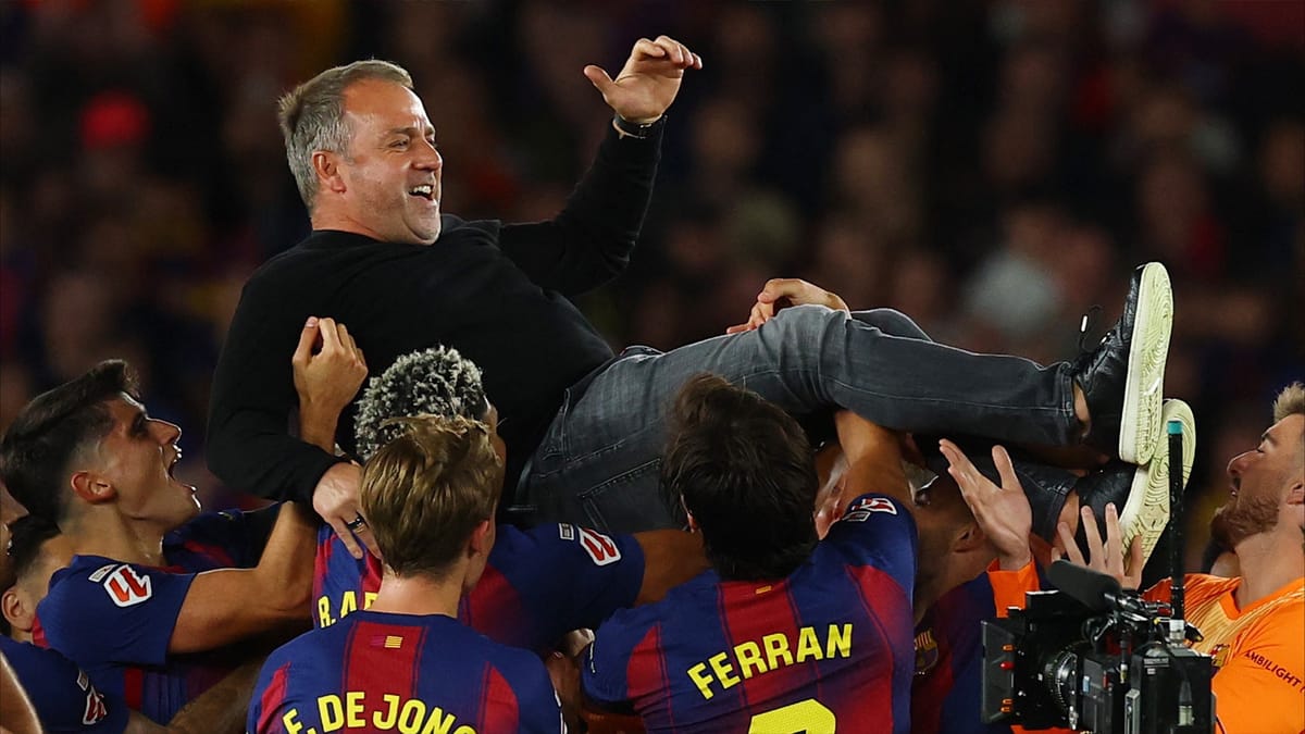 فليك باق في برشلونة