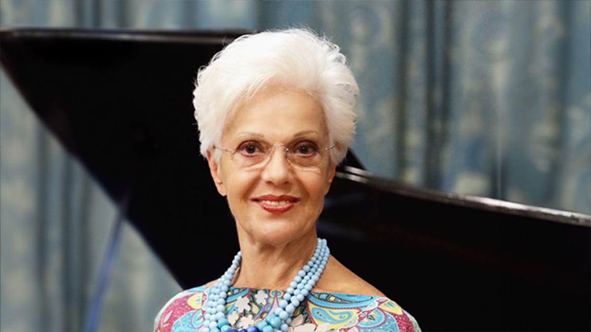 "العمر مجرد رقم".. الـSoprano التسعينية تواصل الغناء