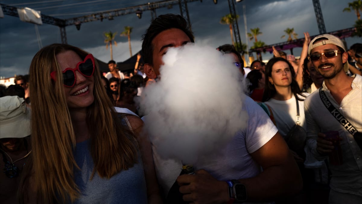 الـ"Puff" الأخير.. فرنسا تحظر السجائر الإلكترونية