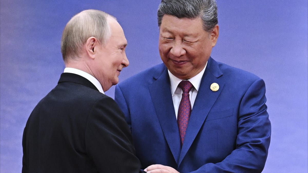 عجز أم تكتيك استراتيجي.. لماذا لا تساعد روسيا والصين إيران؟