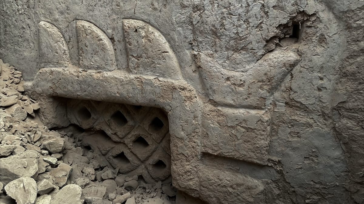 اكتشاف جدارية في البيرو عمرها 3 آلاف عام