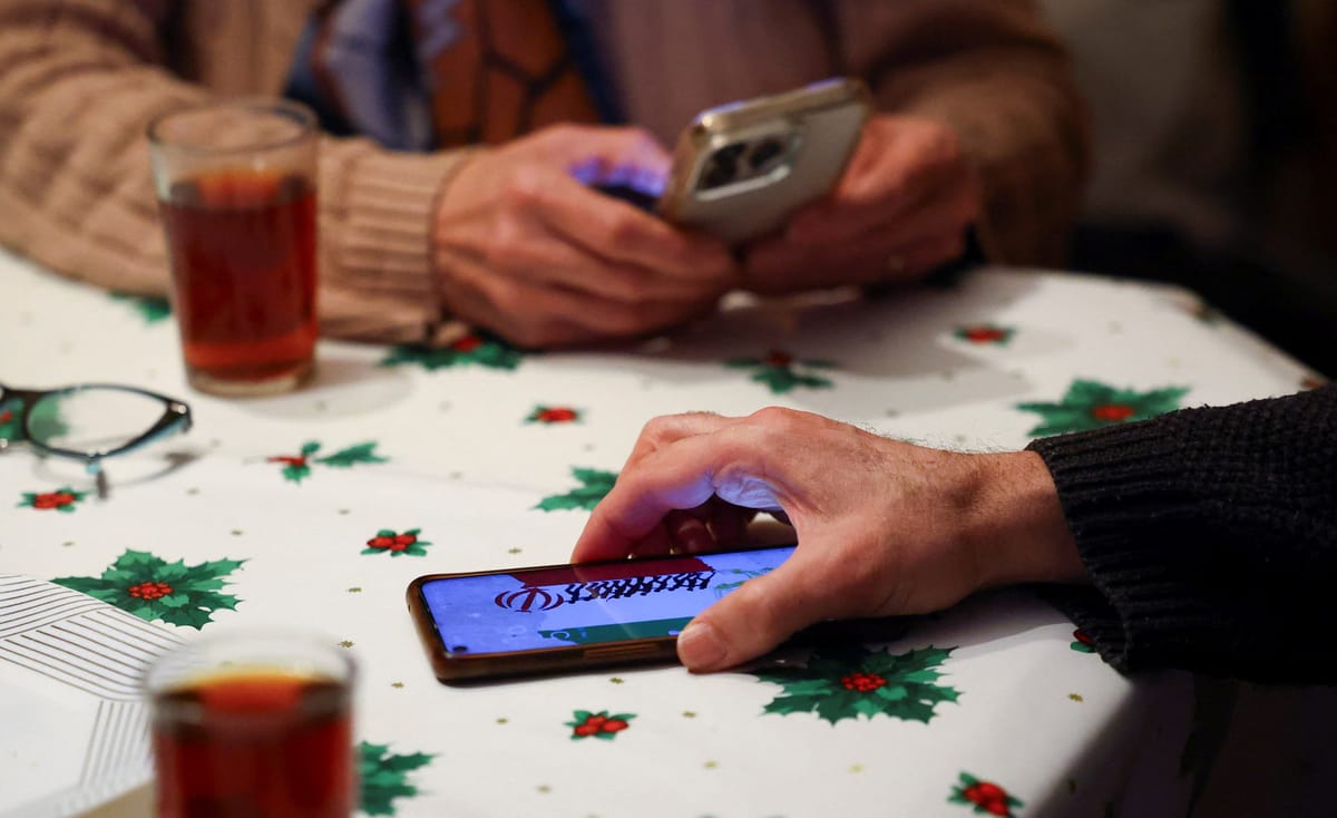 حجب الإنترنت في إيران مستمر.. وستارلينك يدخل سرا