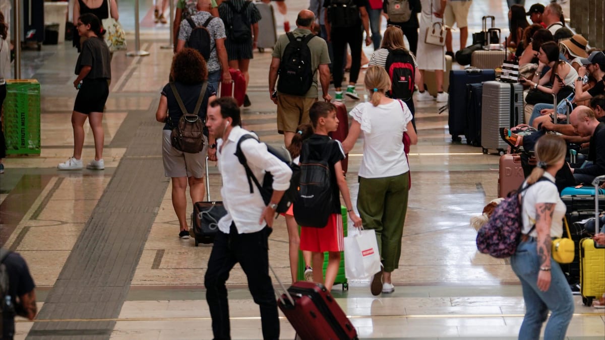 لبنانيون يثيرون ضجة في مطار تركي.. ما هي قصتهم؟